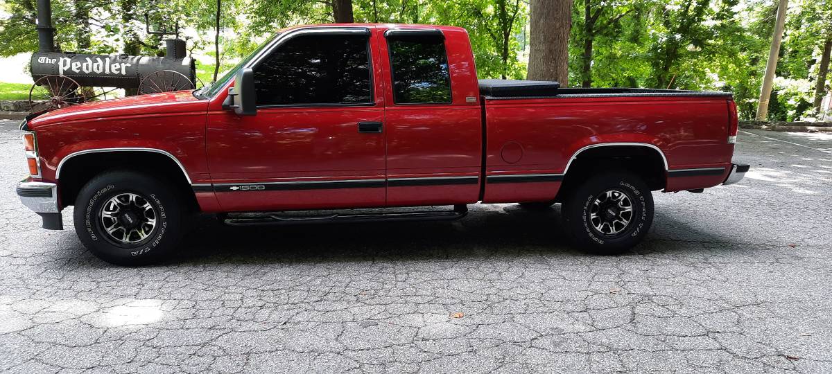 Chevrolet-Silverado-1500-1993-red-425989-2