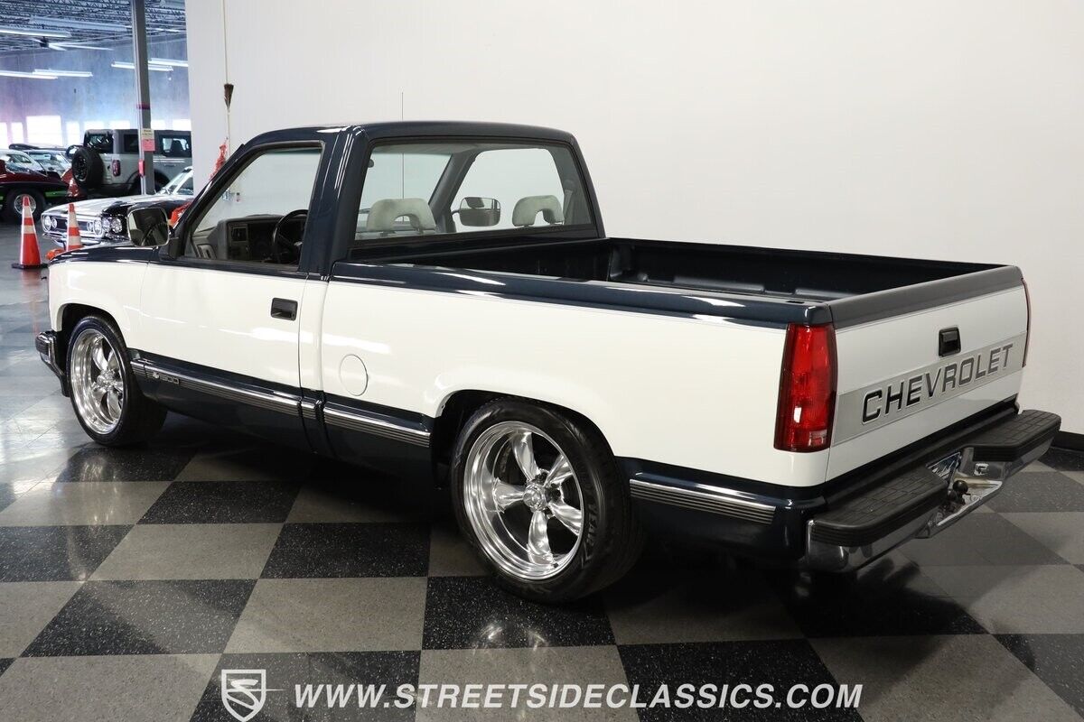 Chevrolet-Silverado-1500-Pickup-1988-6