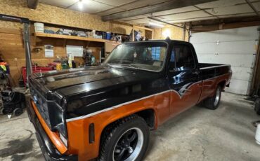 Chevrolet-Silverado-1977-black-2253076-2