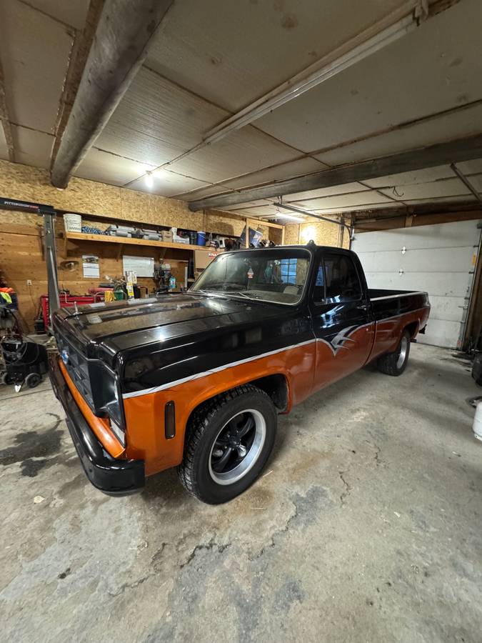 Chevrolet-Silverado-1977-black-2253076-2