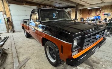 Chevrolet-Silverado-1977-black-2253076-3