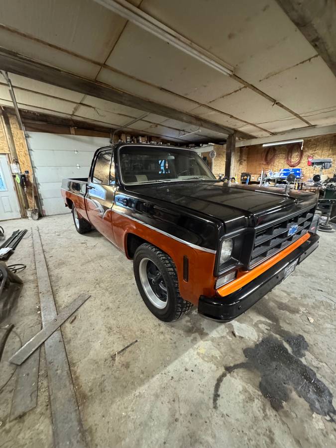 Chevrolet-Silverado-1977-black-2253076-3