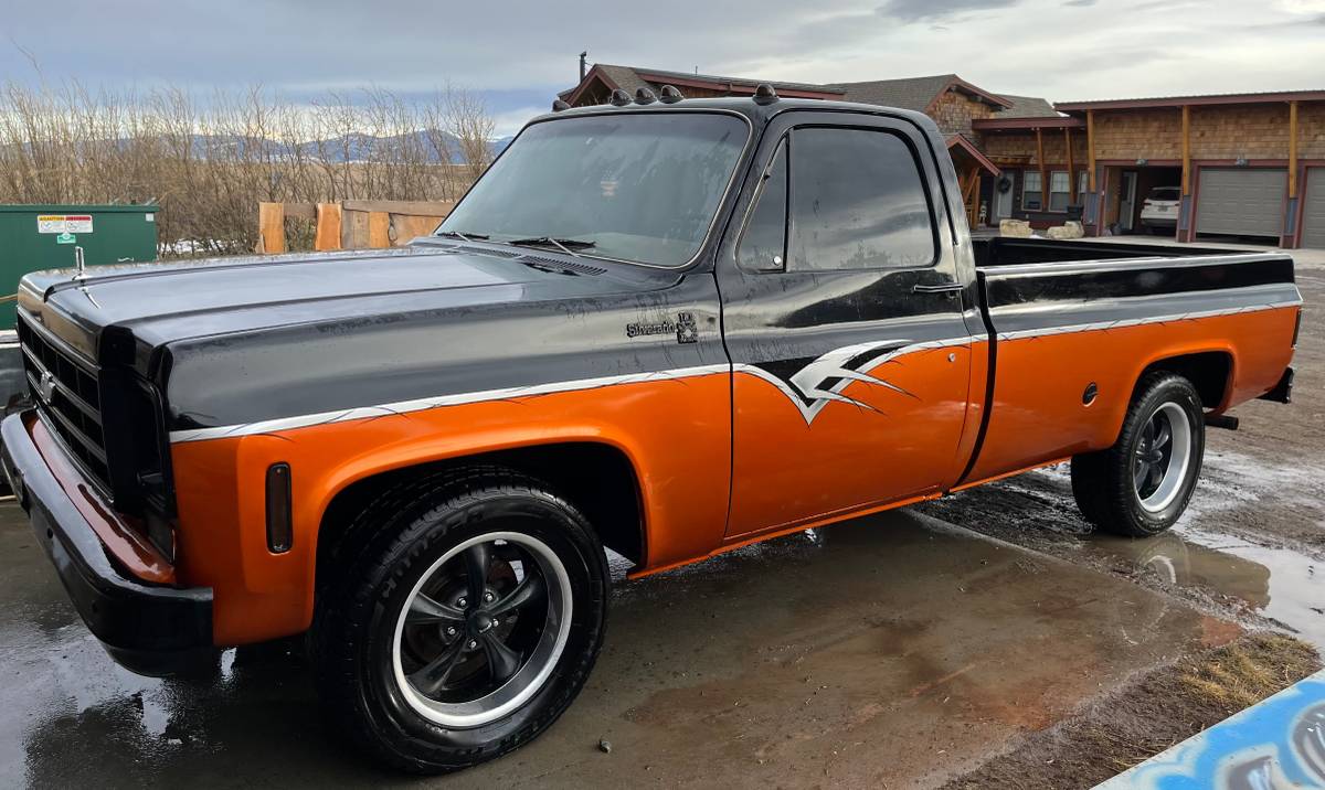 Chevrolet-Silverado-1977-black-2253076