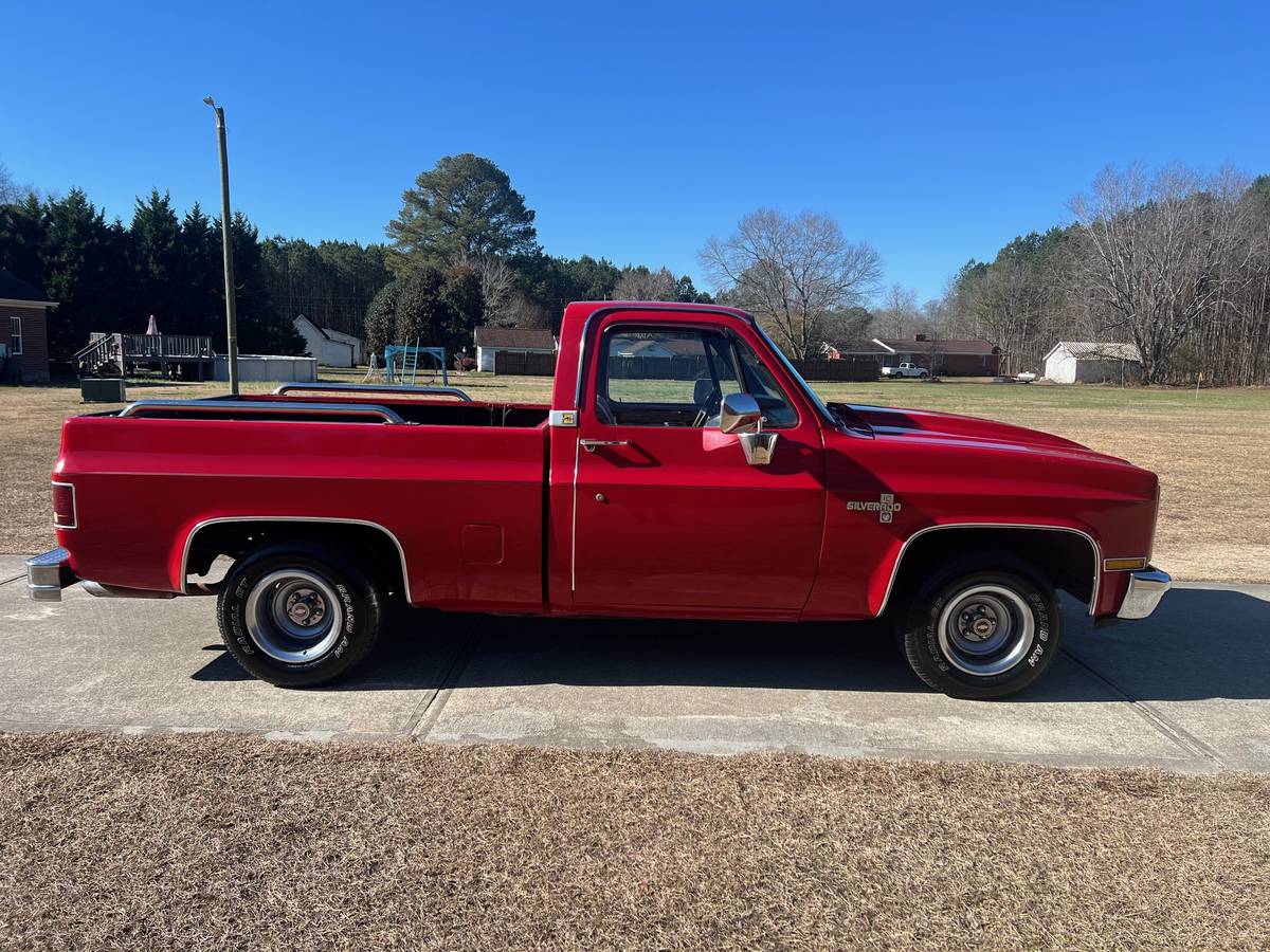 Chevrolet-Silverado-1984-2