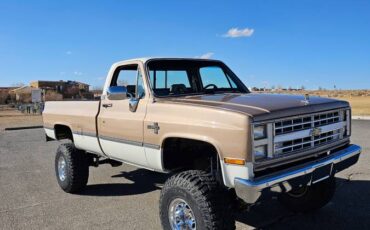 Chevrolet-Silverado-1985-custom-209214