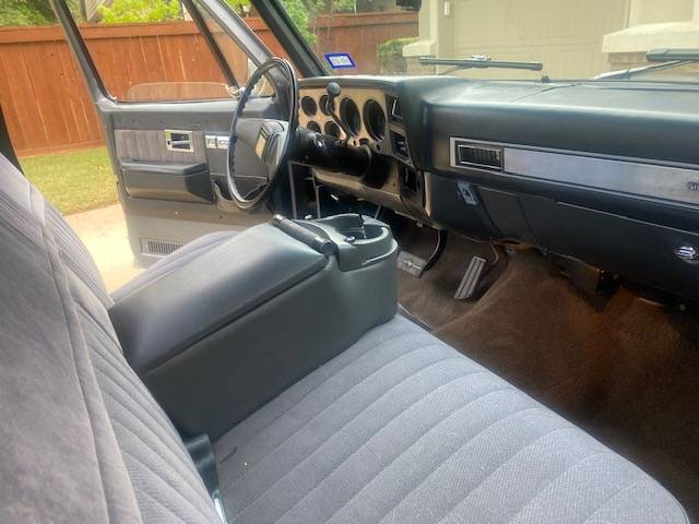 Chevrolet-Silverado-1987-11