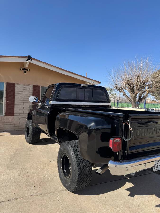 Chevrolet-Silverado-1987-black-160934-1