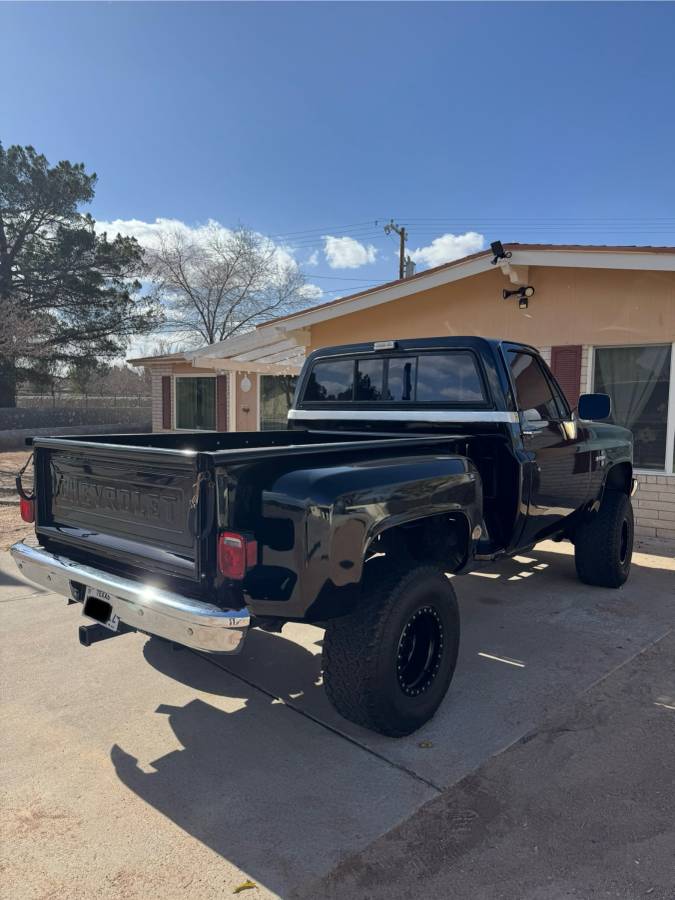 Chevrolet-Silverado-1987-black-160934-3