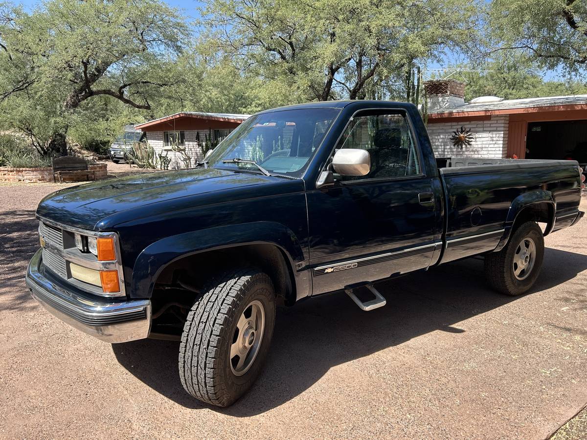 Chevrolet-Silverado-1989-blue-402335-1