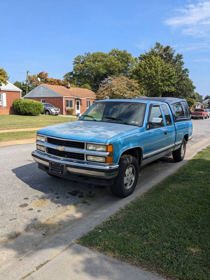 Chevrolet-Silverado-1994-blue-482802-1