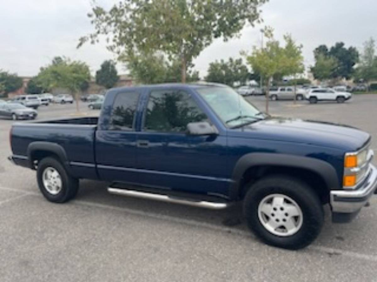 Chevrolet-Silverado-1995-blue-257494-2