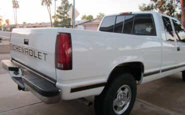 Chevrolet-Silverado-2500-4x4-1995-white-149669-17