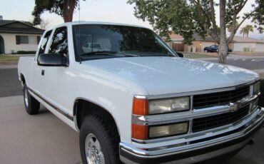 Chevrolet-Silverado-2500-4x4-1995-white-149669-2