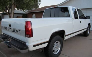 Chevrolet-Silverado-2500-4x4-1995-white-149669-3