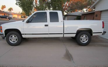 Chevrolet-Silverado-2500-4x4-1995-white-149669-4