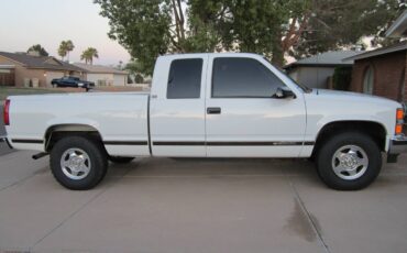 Chevrolet-Silverado-2500-4x4-1995-white-149669-5