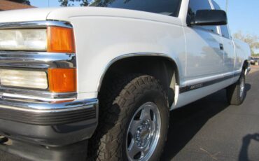 Chevrolet-Silverado-2500-4x4-1995-white-149669-6