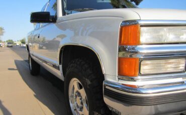 Chevrolet-Silverado-2500-4x4-1995-white-149669-8