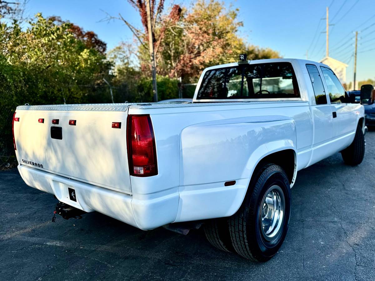 Chevrolet-Silverado-3500-classic-1989-white-90123-4