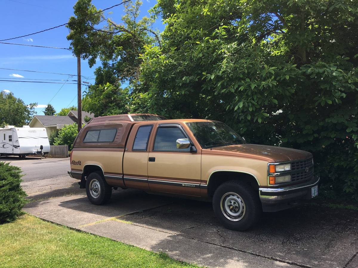 Chevrolet-Silverado-k2500-1990-23