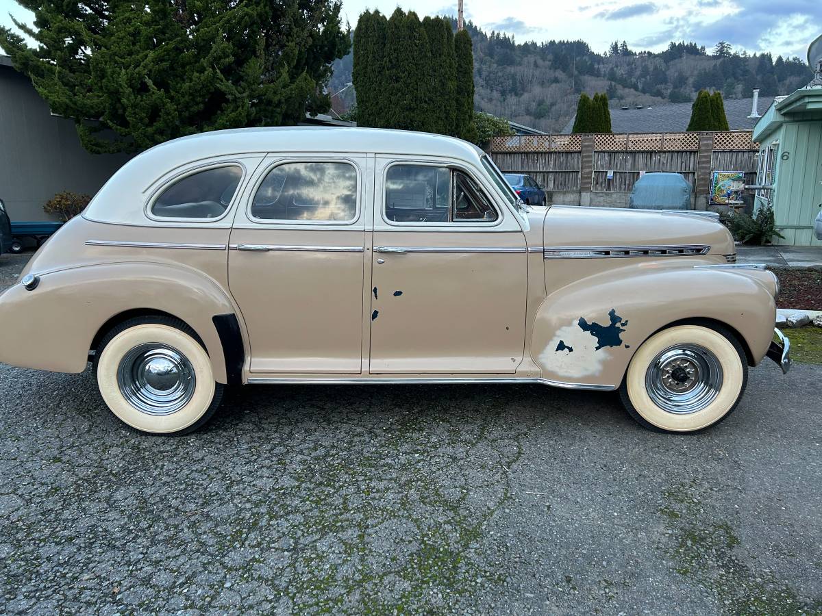 Chevrolet-Special-deluxe-1941-305775-3