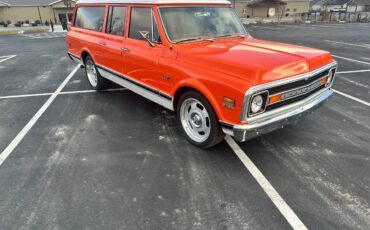 Chevrolet-Suburban-1972-2