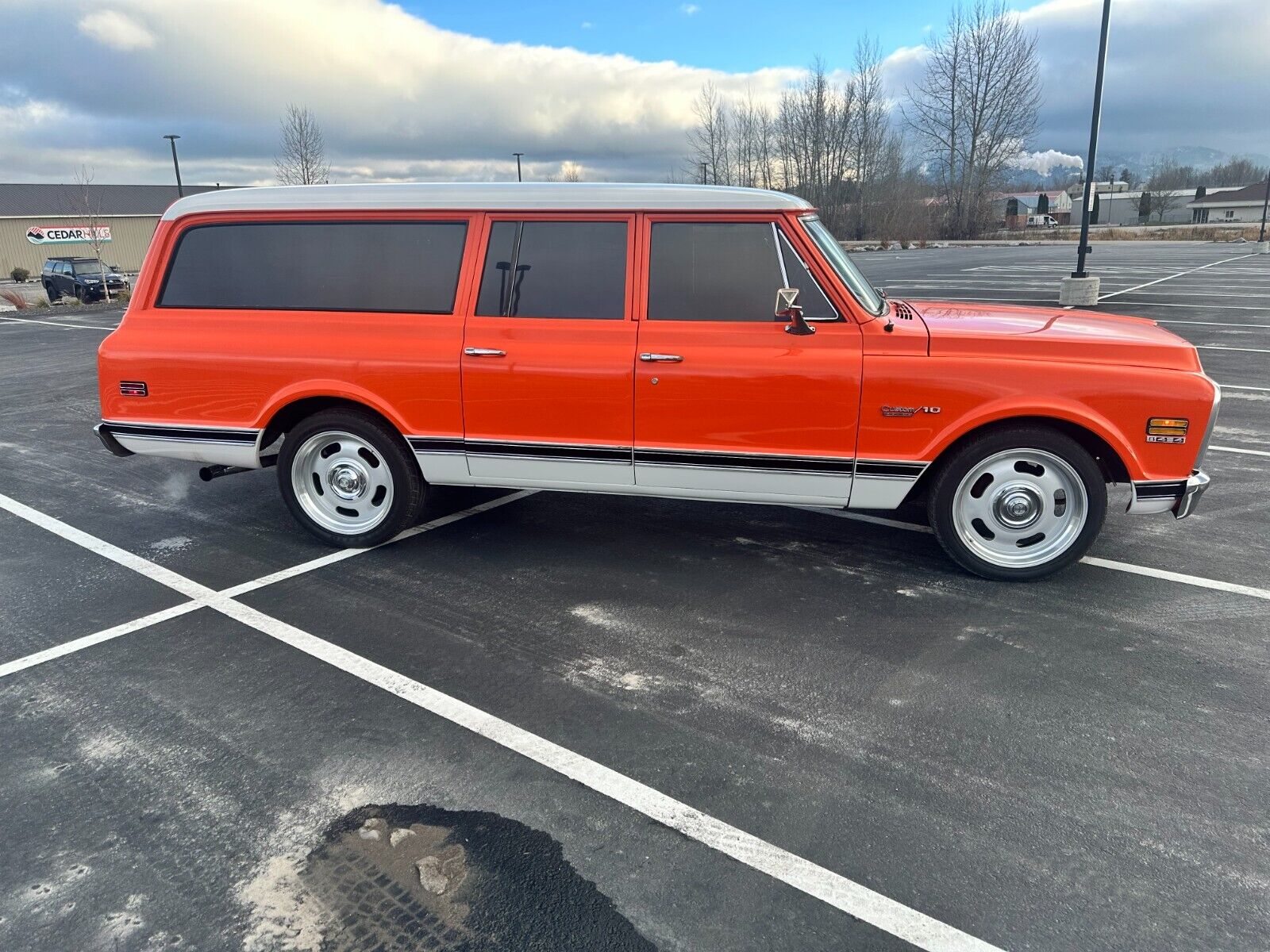 Chevrolet-Suburban-1972-3