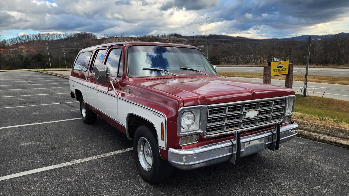 Chevrolet-Suburban-1977-7