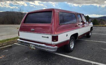 Chevrolet-Suburban-1977-9