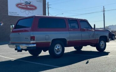 Chevrolet-Suburban-1984-9