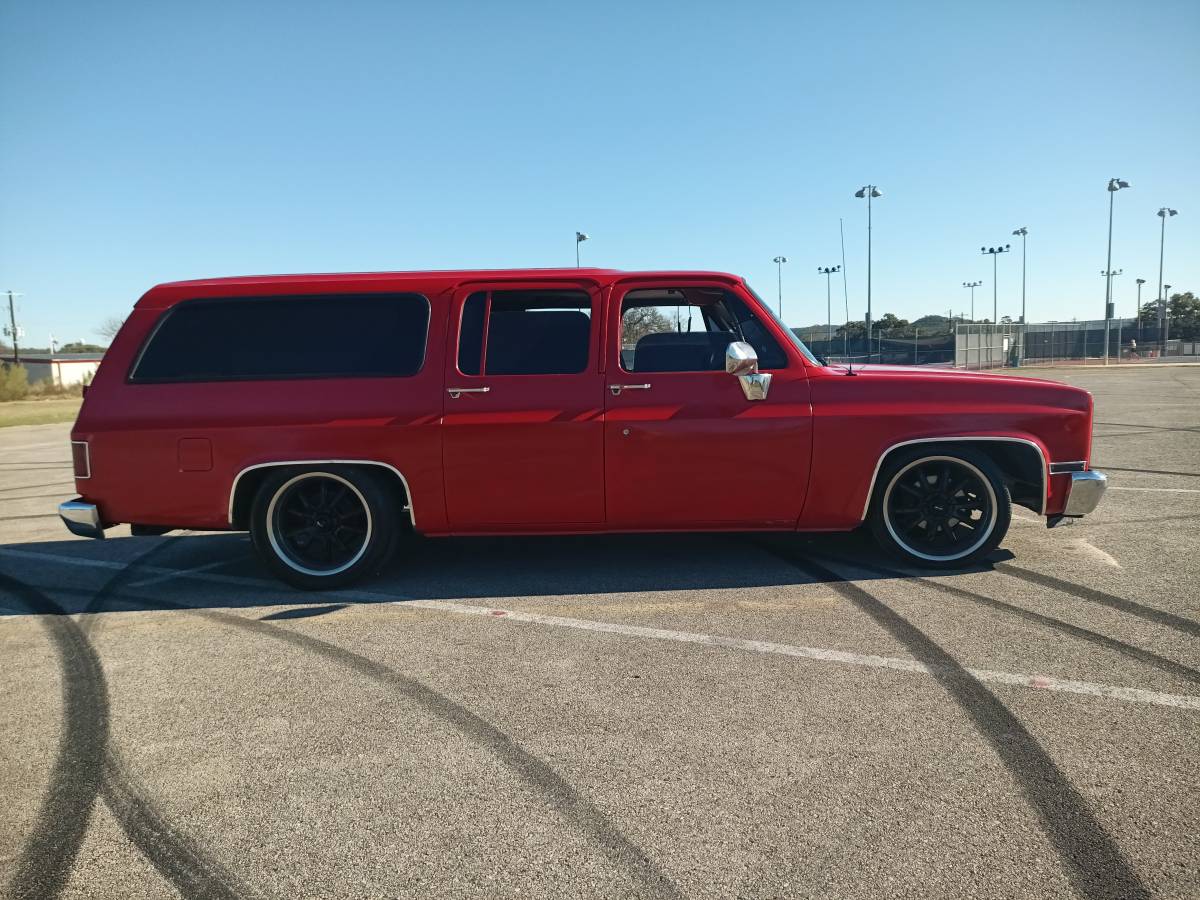 Chevrolet-Suburban-1989-14