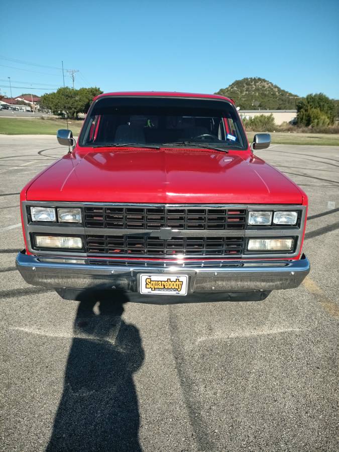 Chevrolet-Suburban-1989-5