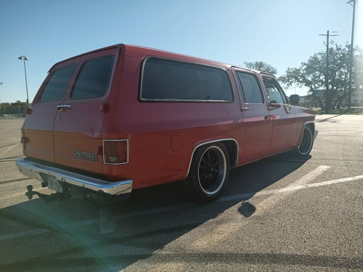 Chevrolet-Suburban-1989-9