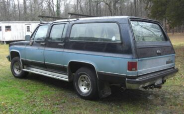 Chevrolet-Suburban-1990