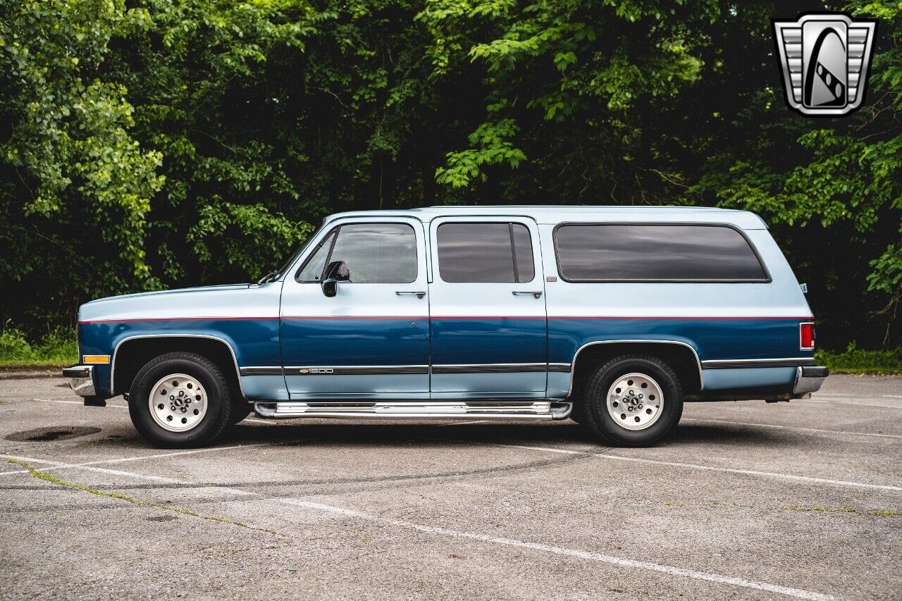 Chevrolet-Suburban-1991-Blue-Blue-244006-3