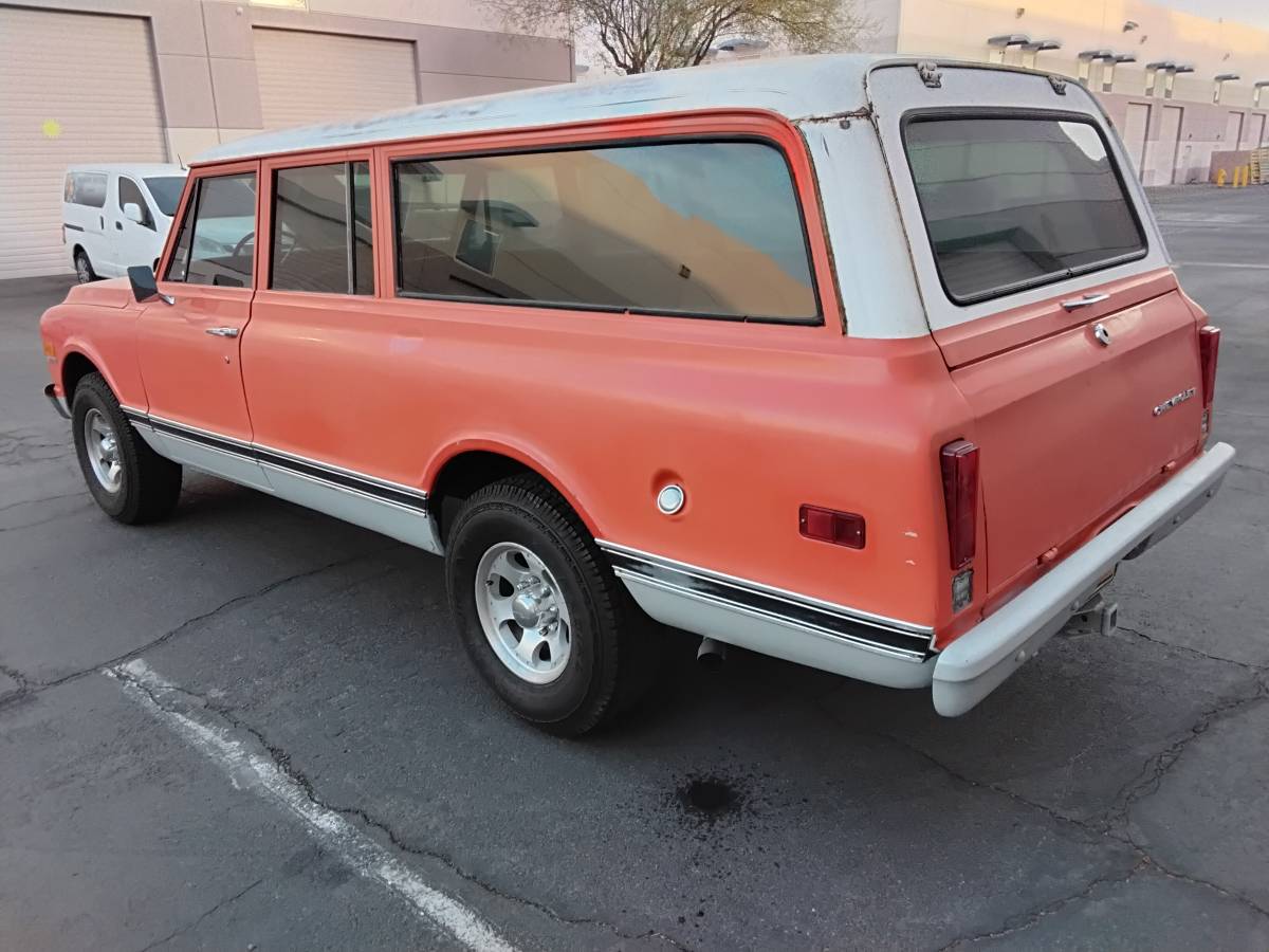 Chevrolet-Suburban-2500-1972-orange-16093-2