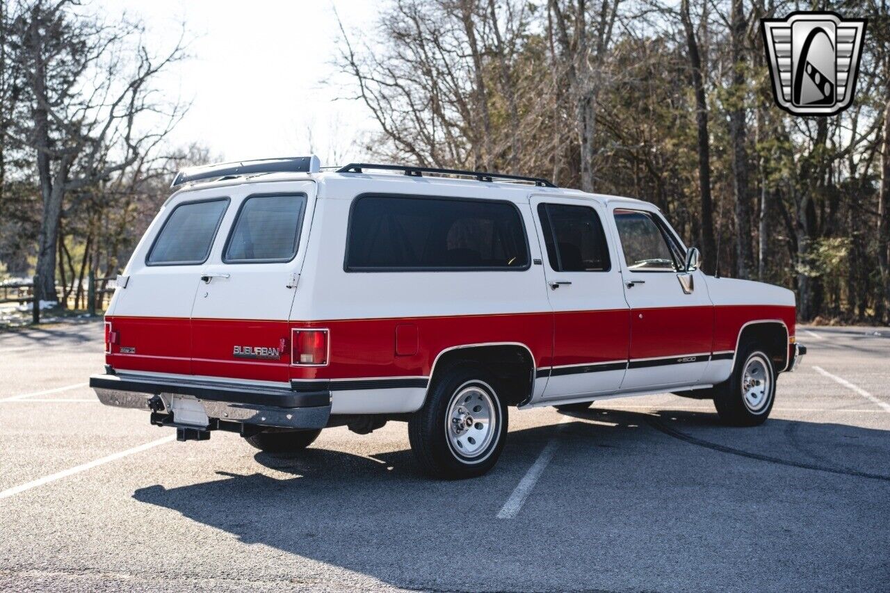 Chevrolet-Suburban-Cabriolet-1991-Red-Red-176849-6