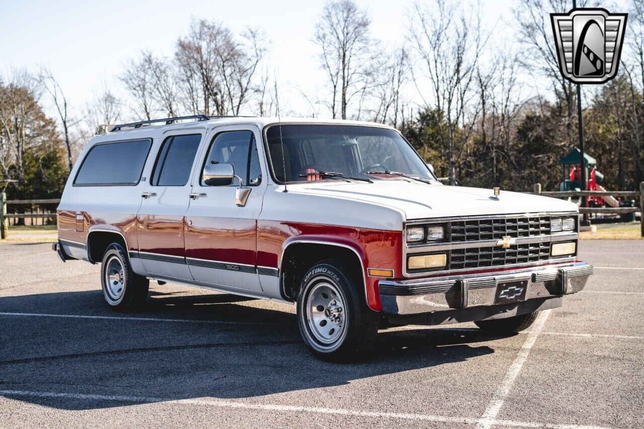 Chevrolet-Suburban-Cabriolet-1991-Red-Red-176849-8