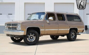 Chevrolet-Suburban-Pickup-1988-2