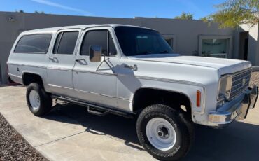 Chevrolet-Suburban-SUV-1976-1