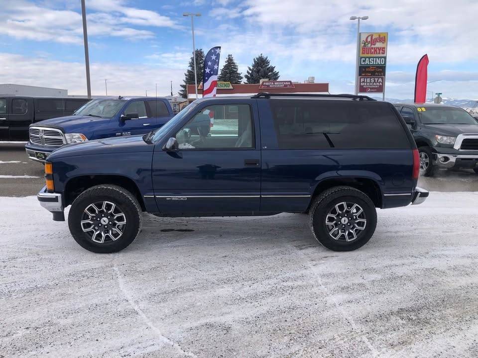 Chevrolet-Tahoe-1995-blue-384751-1