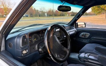 Chevrolet-Tahoe-1995-white-318649-5