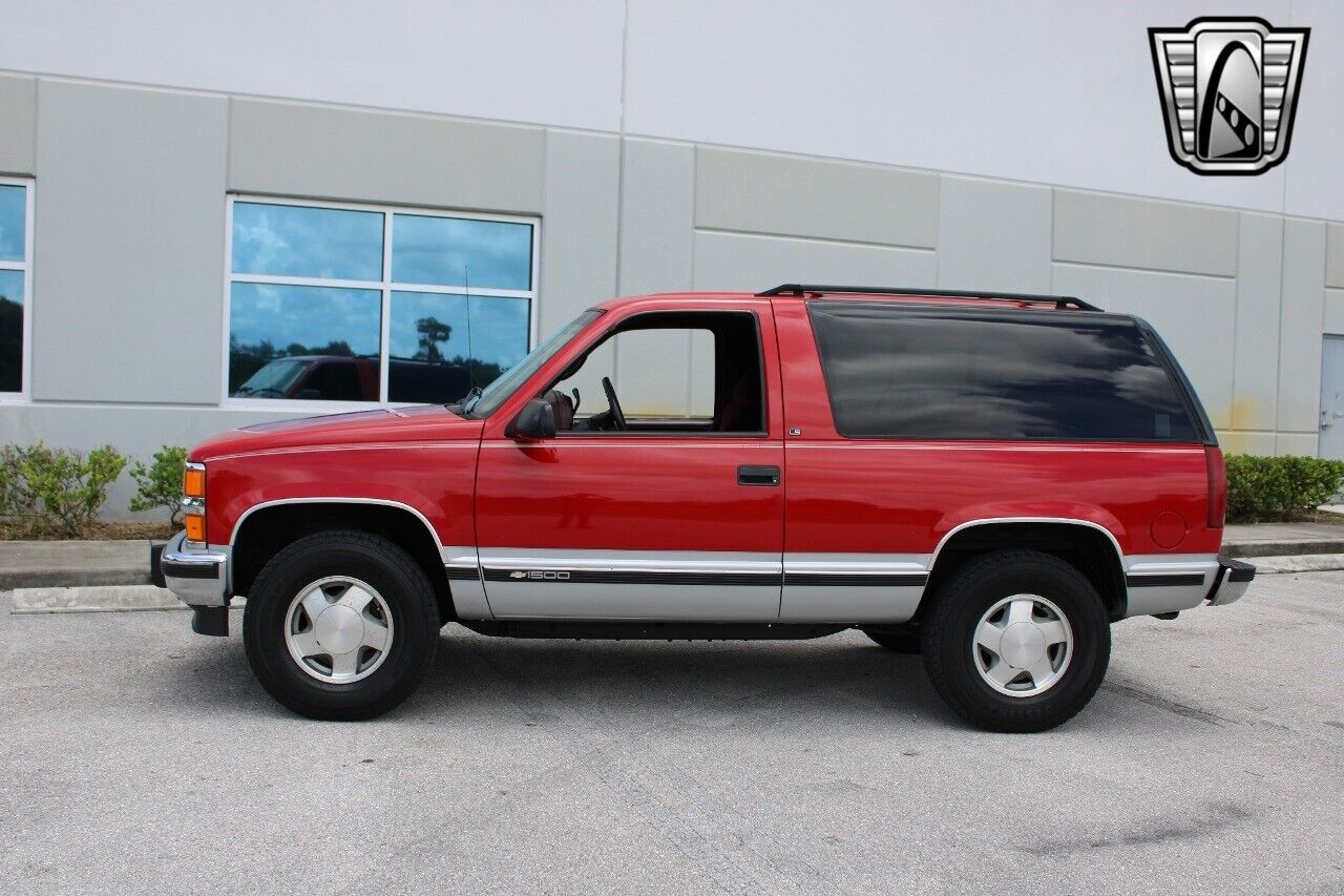 Chevrolet-Tahoe-Cabriolet-1995-Red-Red-416477-4