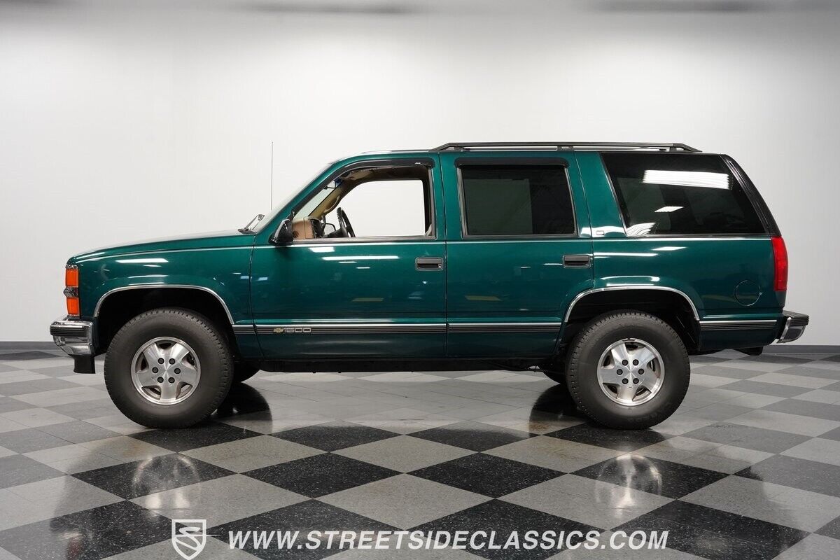 Chevrolet-Tahoe-SUV-1995-Green-Tan-79963-2