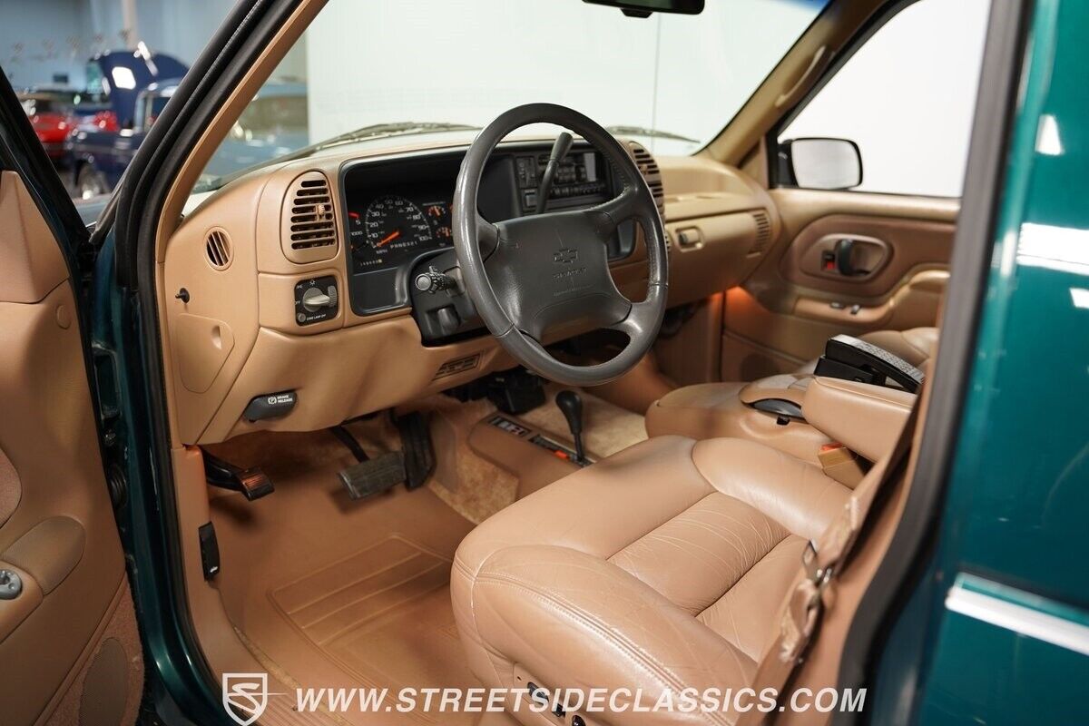 Chevrolet-Tahoe-SUV-1995-Green-Tan-79963-4