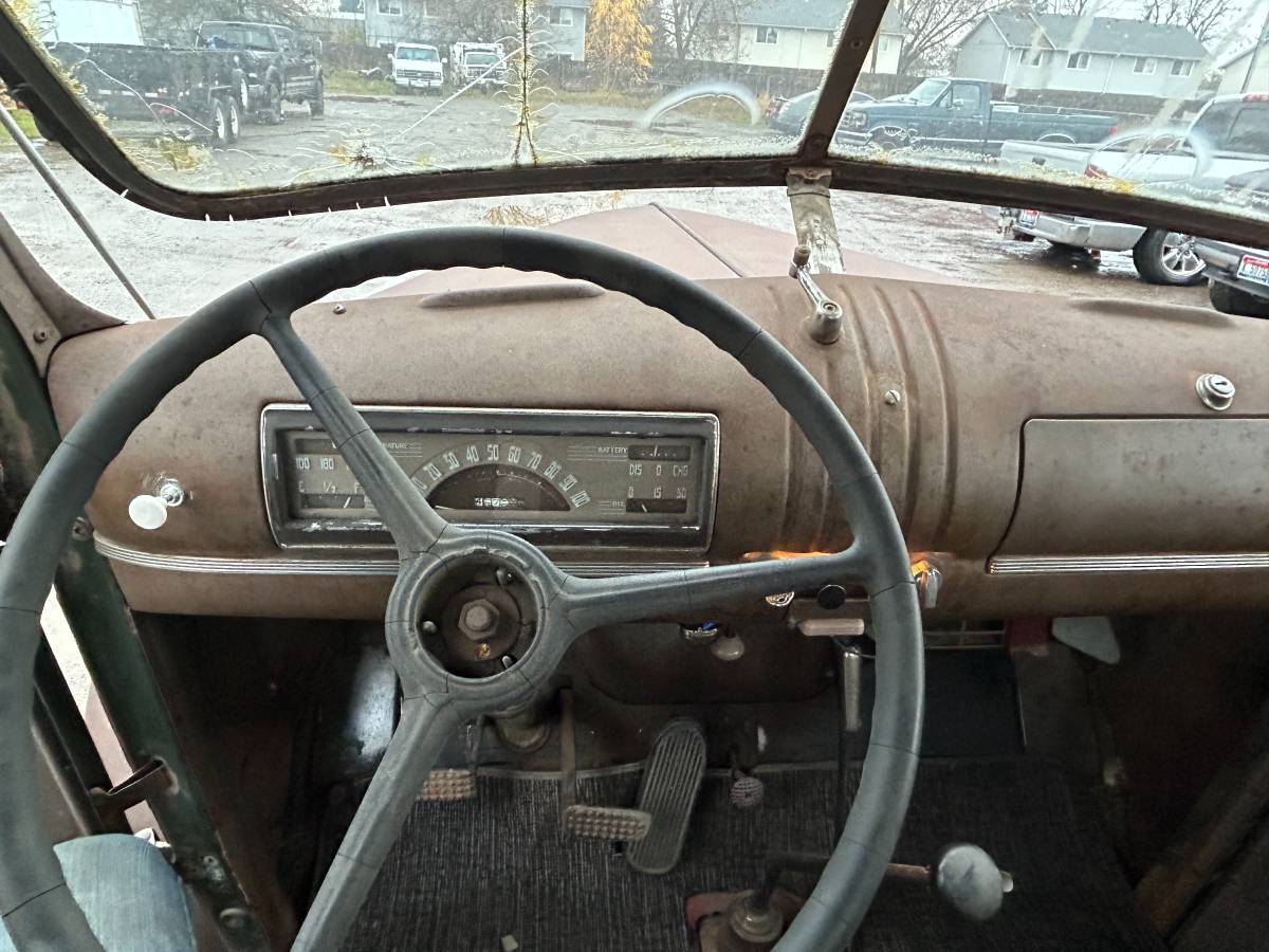 Chevrolet-Truck-1946-green-19312-8