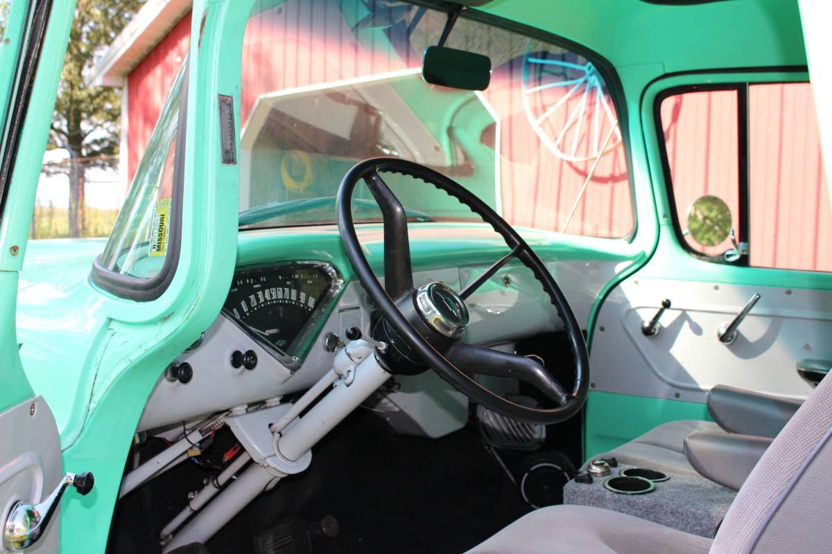 Chevrolet-Truck-1957-green-94401-1