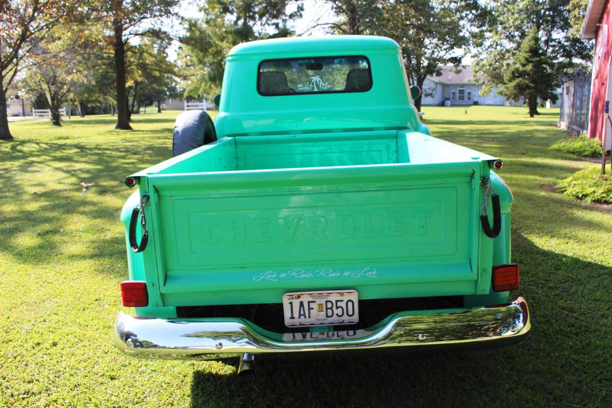 Chevrolet-Truck-1957-green-94401-4