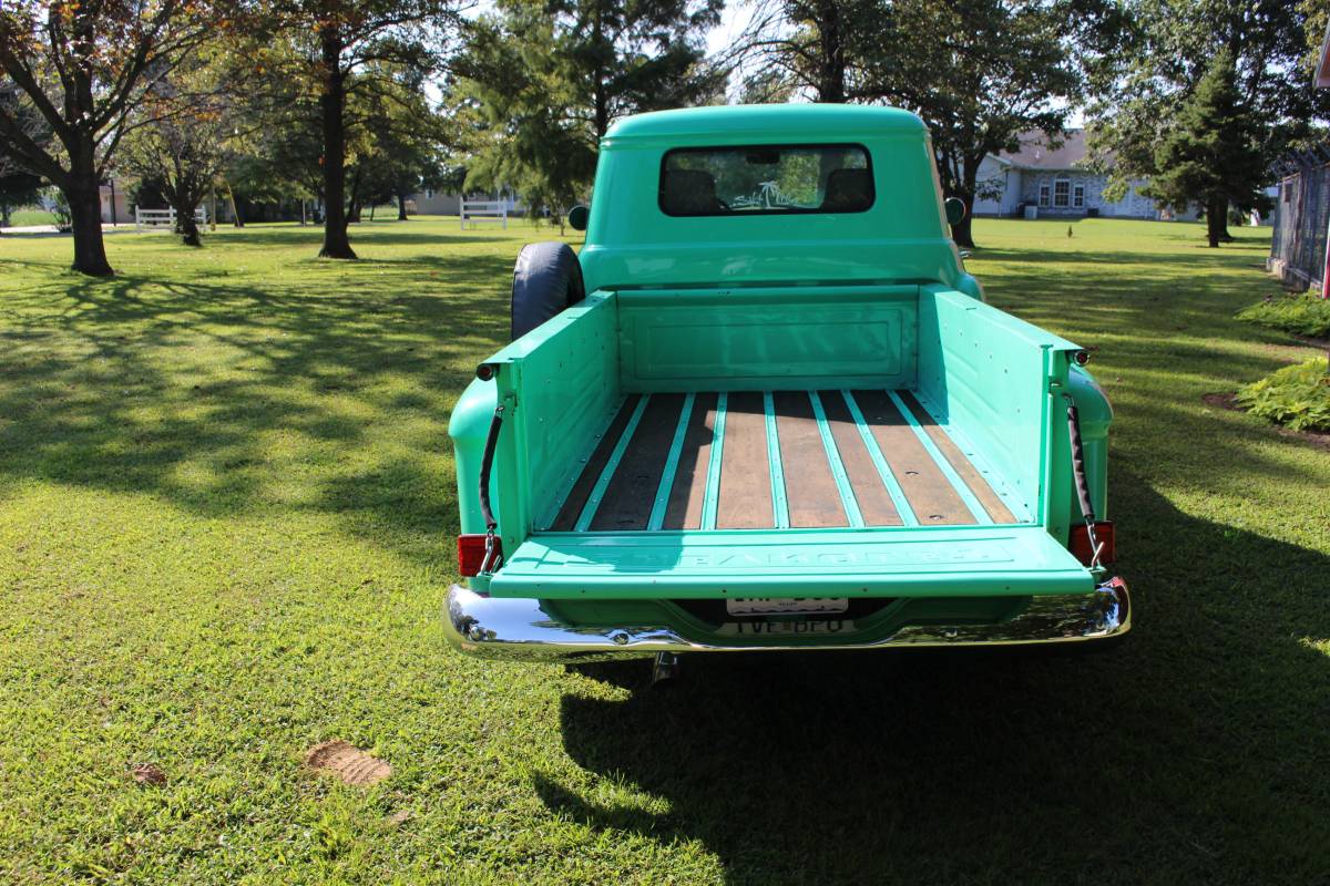 Chevrolet-Truck-1957-green-94401-6