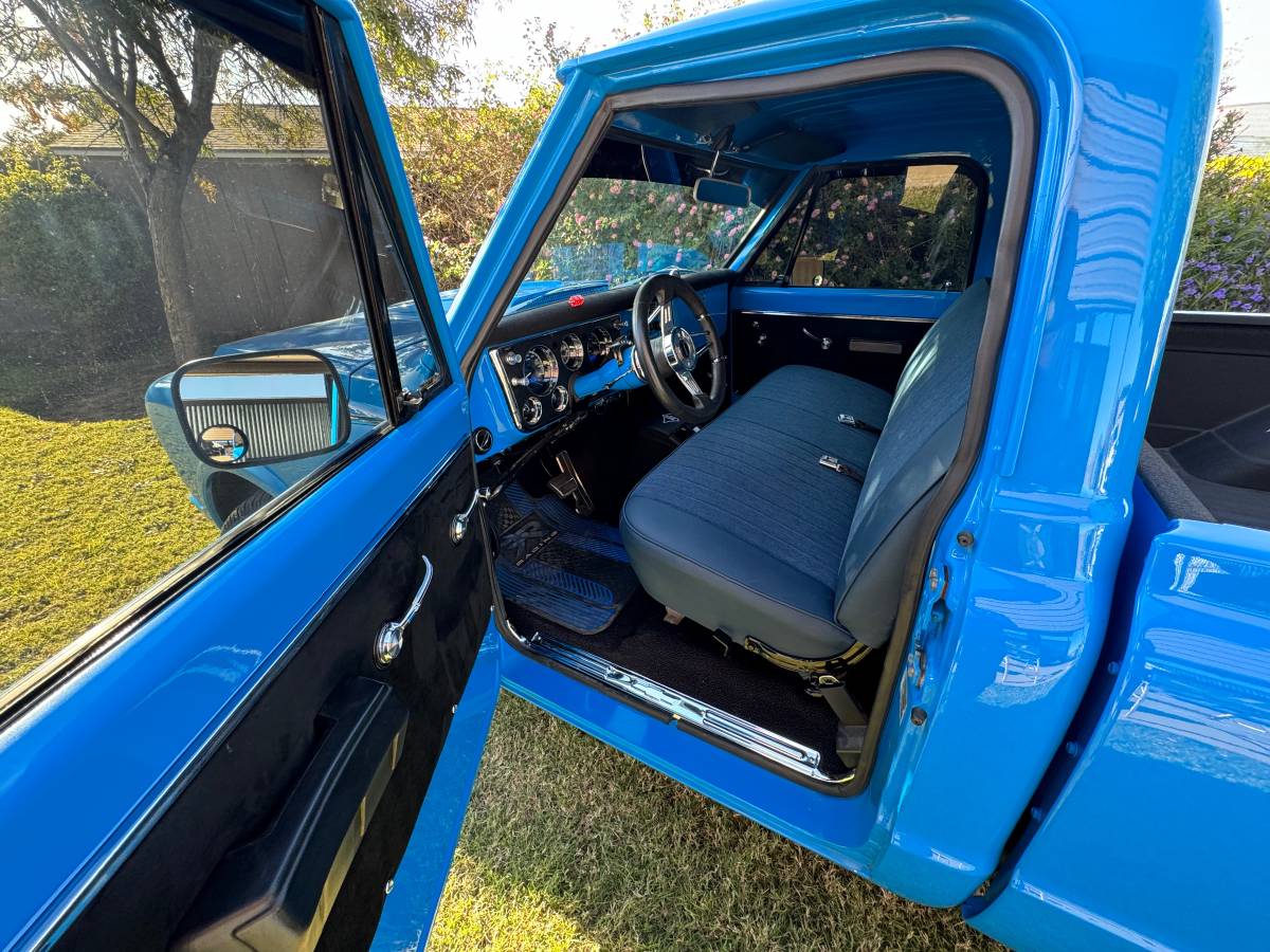 Chevrolet-Truck-1967-blue-8047